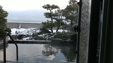 Onsen in Japan, Sea, Cloudy.