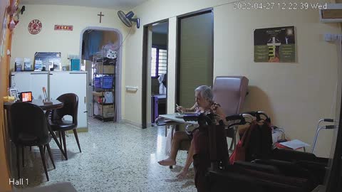 hallfront day n night 20220427