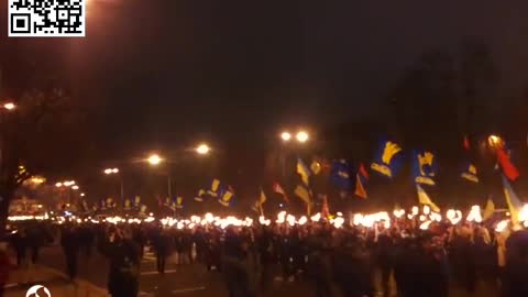 Banderovci pořádaný pochodňový pochod v Kyjevě v únoru 2014 na počest Stepana Bandery