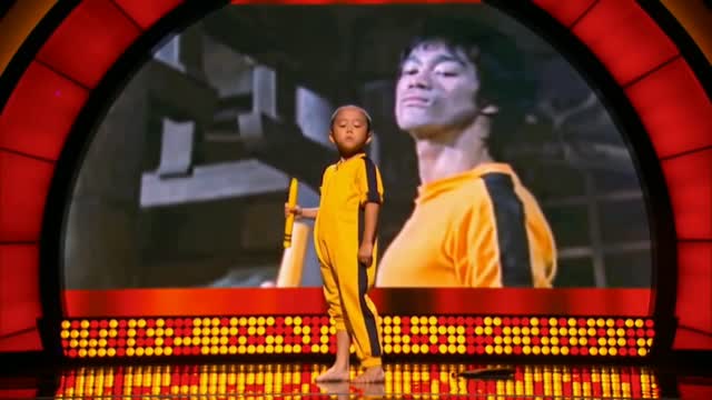 Little Bruce Lee showing off at Little Big Shots >>