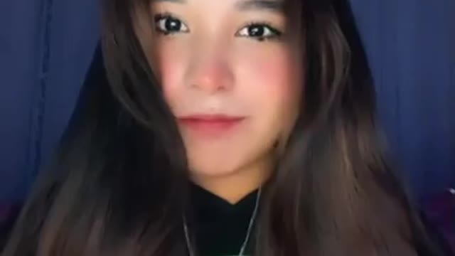 Viral tik tok girl singing a song || beautiful voice || sexy looking girl