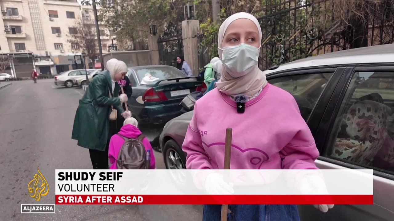 Syria after Assad: Youth volunteers help clean the streets of Damascus