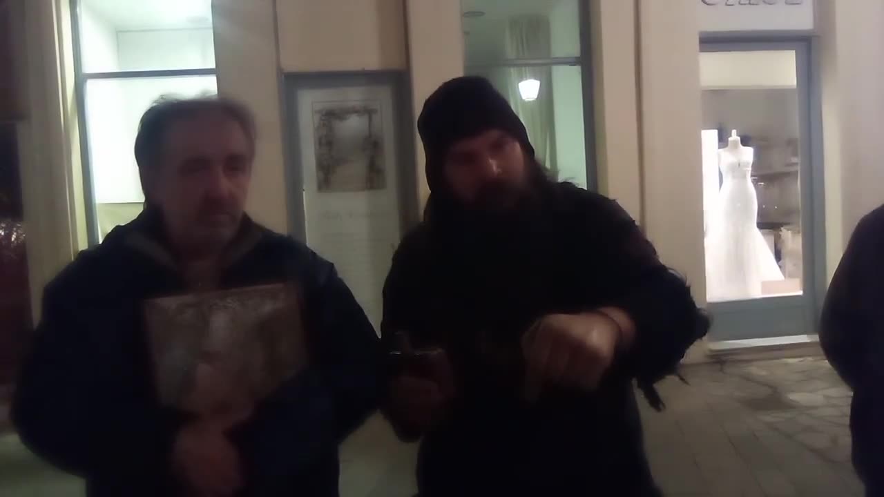 ΝΟΜΙΖΟΥΝ ΟΤΙ ΕΊΝΑΙ ΕΛΕΎΘΕΡΟΙ