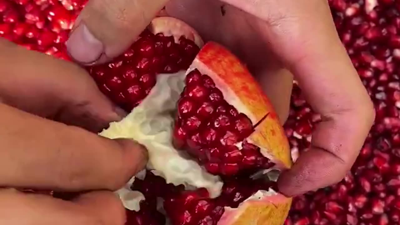 Amazing pomegranate cutting skills - For fruit lovers #fruitcutting