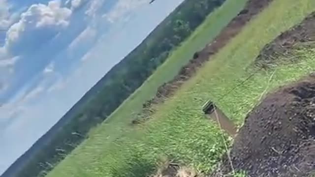 Air support in the area of hostilities from a pair of Su 25 attack aircraft