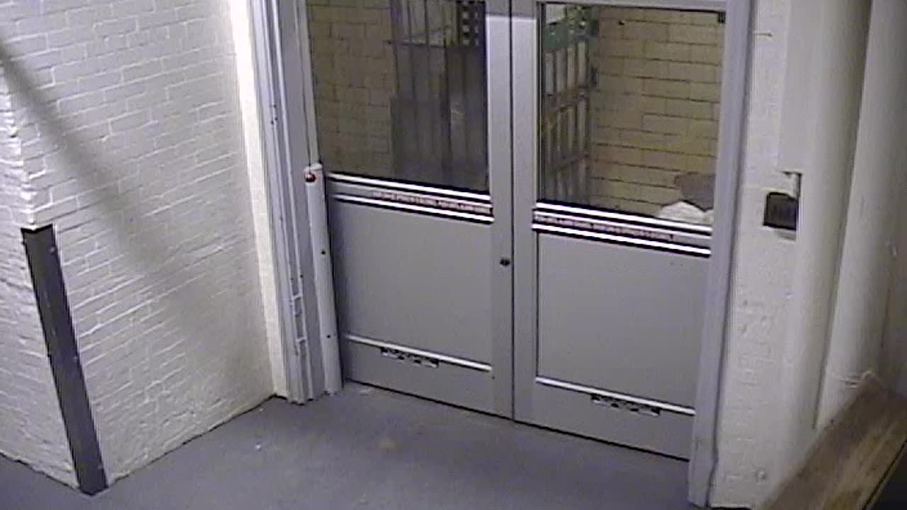 5501LHOBBALoadingDockEast_2021-01-06_04h40min00s943ms.mp4