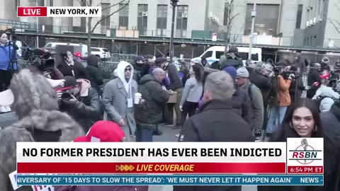 DÂN NEW YORK PHẢN ĐỐI ÁN LỊNH BẮT TT.TRUMP NGÀY MAI!