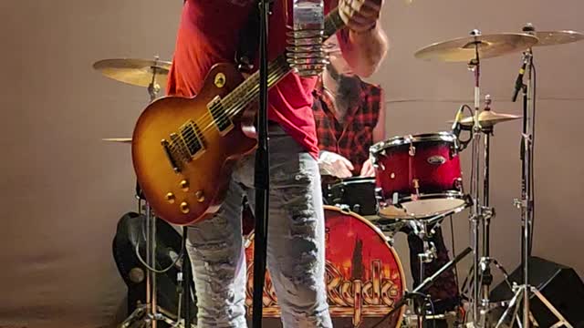 Wyld Ryde "Hold On Me"