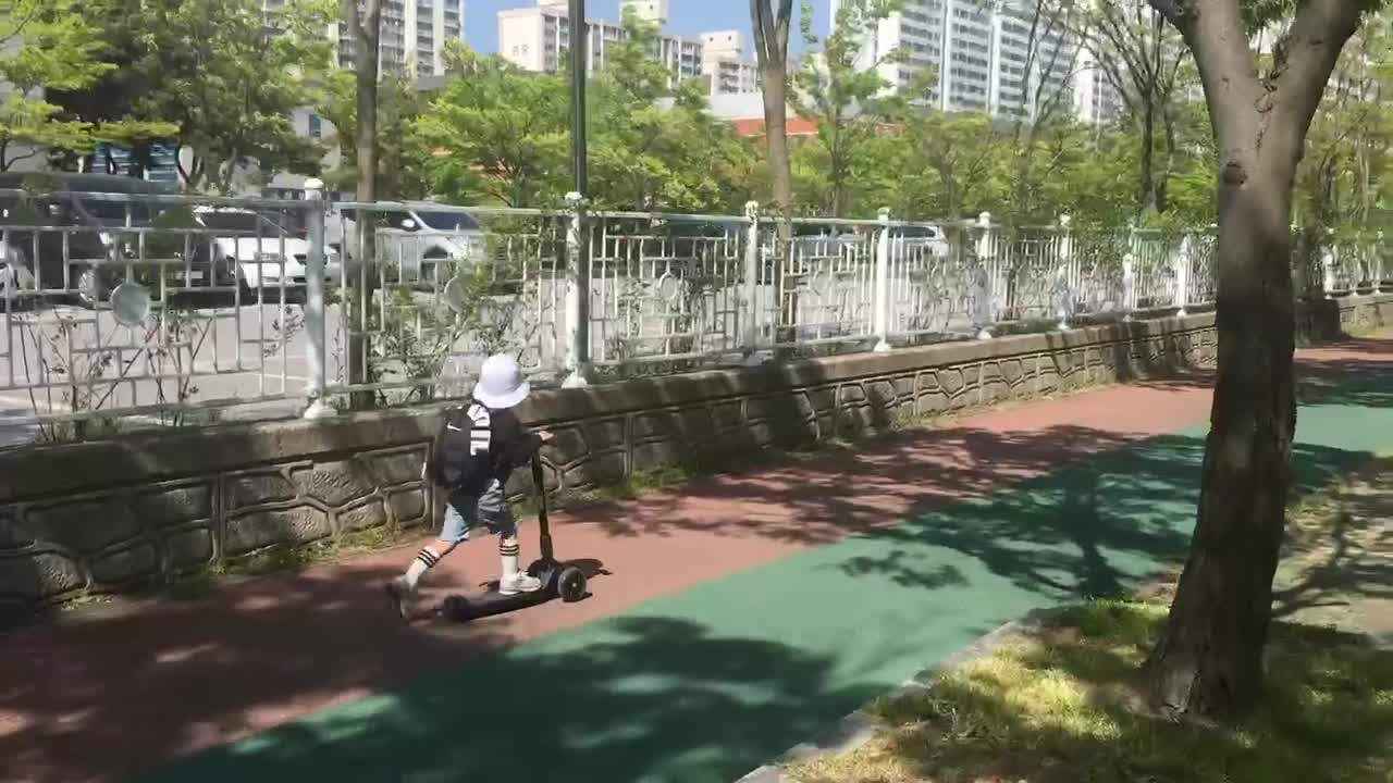 Taking a walk on a kickboat