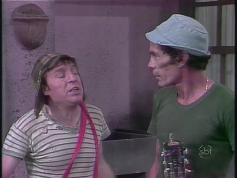 (1975) Chaves - Tocando Violão