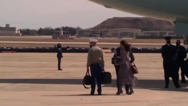 US President joe biden fellup the staircase Three times while boarding Air Force rare footage