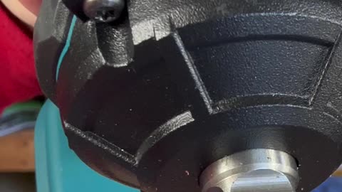 Trying out the 1/2" Cordless Impact Wrench from SeeSii
