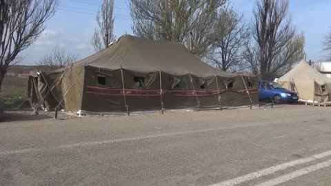 Ruští záchranáři pomáhají při rekonstručních pracích v Donbasu