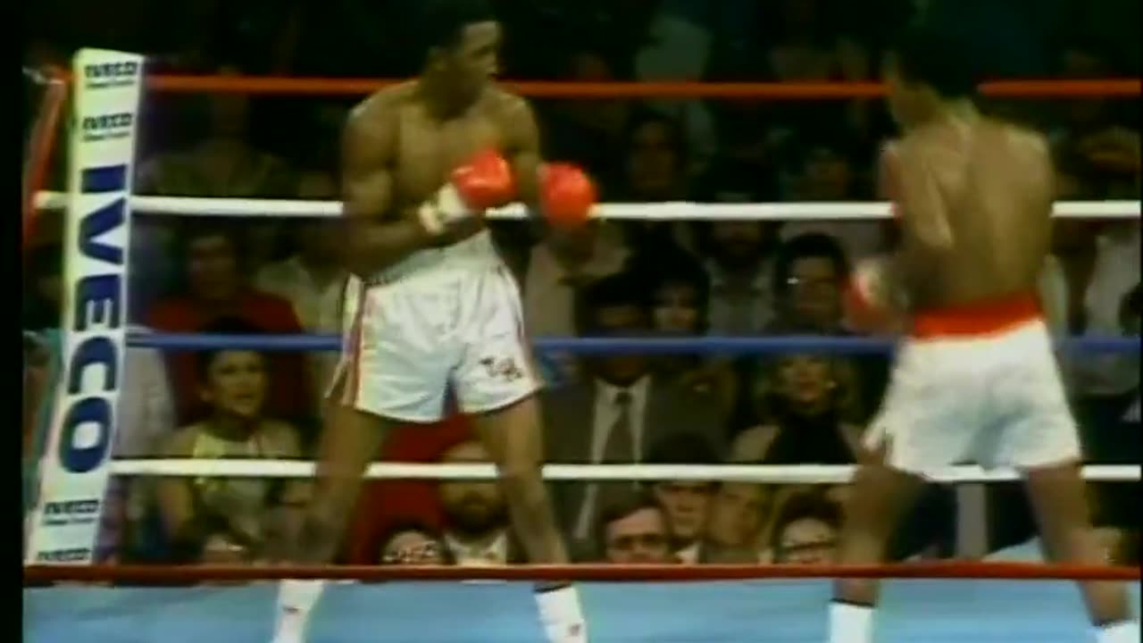 "Sugar" Ray Leonard vs Tommy "Hitman Hearns" I - Sep 16 1981 - Caesars Palace, Las Vegas, NV