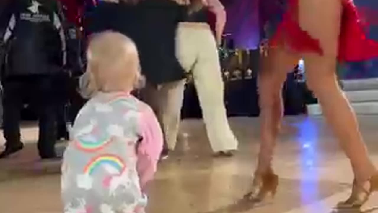 Kid dance nice FUNNY