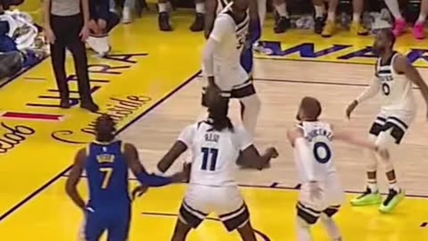 "Steph Curry Shoots and Scores His Way to Greatness!"