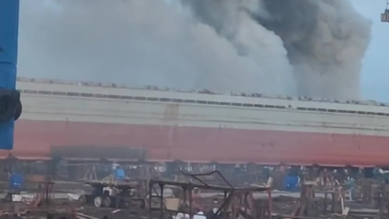 🚢🔥 In Arkhangelsk, Russia, "Lomonosov" ship is on fire in a dry dock!