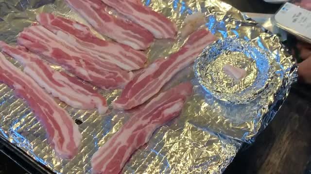 Grilling pork belly, very yummy(ASMR about The sound of grilling meat)