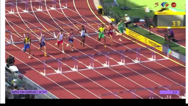 JAMAICA'S HANSLE PARCHMENT win Semi final over Eagles wide receiver Devon Allen