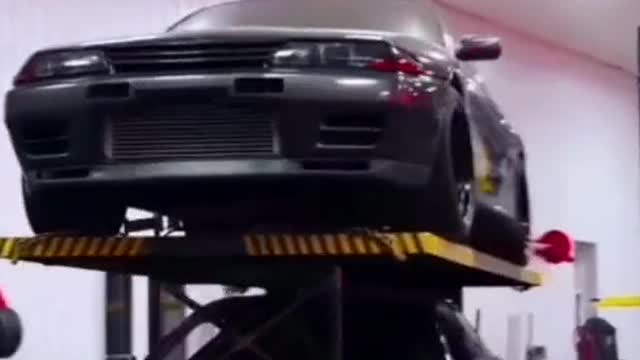 The carrying capacity of the car is too strong. Car repair and auto repair