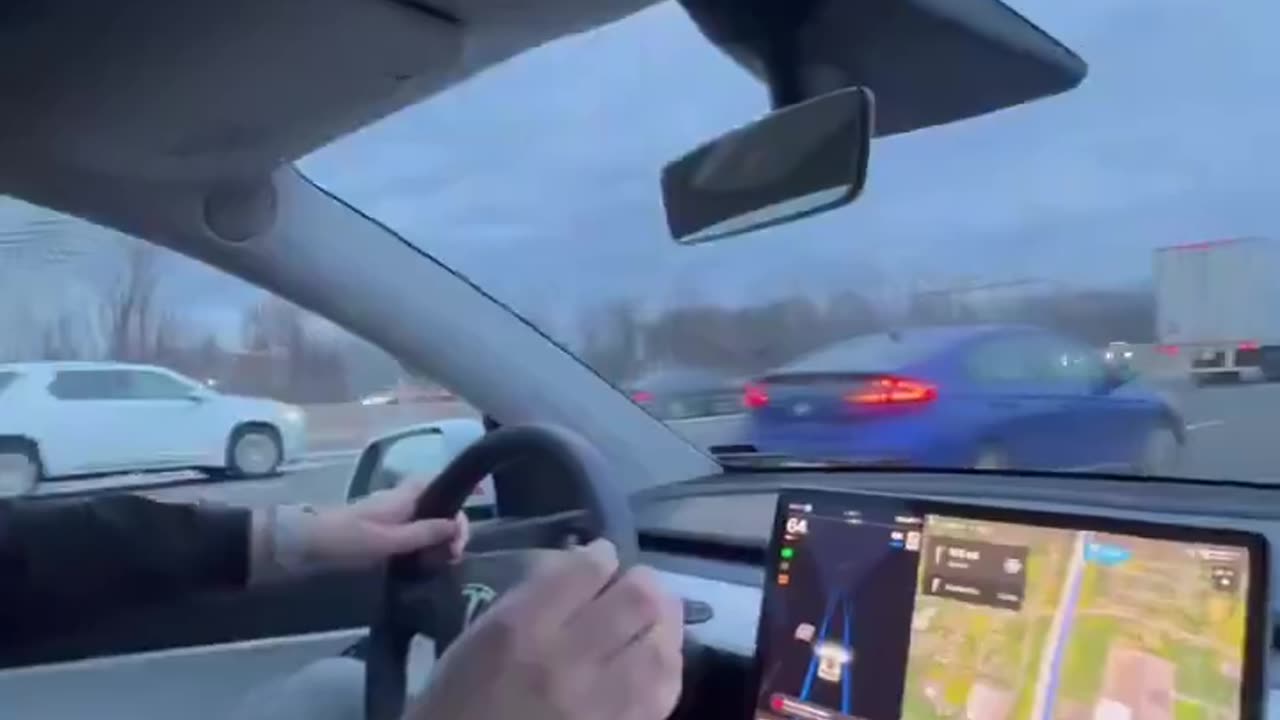 Man gets pulled over by the cops while wearing an Apple Vision Pro