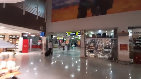 DAY 2. PART 3. 17th AUG 2022. INSIDE JOMO KENYATTA INTERNATIONAL AIRPORT. SNEAK PEAK #travel #kenya