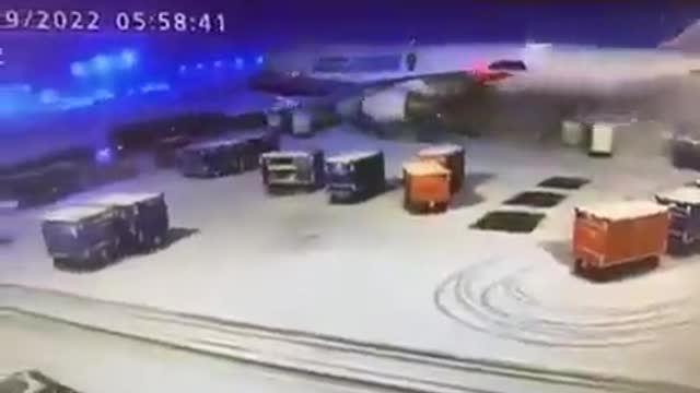 China airplane’s accident struck the baggage carts