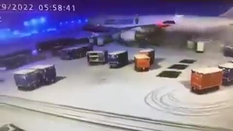 China airplane’s accident struck the baggage carts