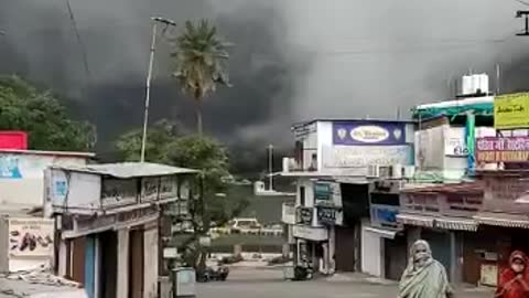 The clouds have fallen to the ground। unnatural accident