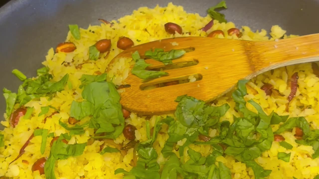 Sunday breakfast/ palak poha/ indian breakfast