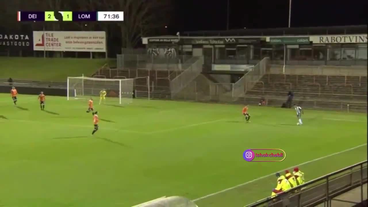 Ishak Boussouf c'est le Riyad Mahrez de Lommel, même feinte, même style de jeu