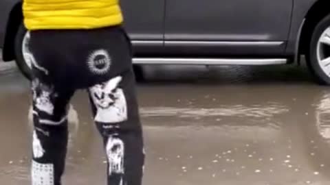 SEXY GIRL GET WET 🤣