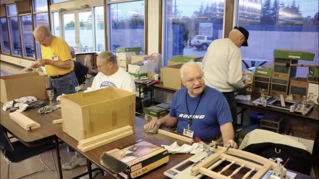 Gresham Boeing Elves - 32 Years of Toy Making Year: 2009 Pt.2