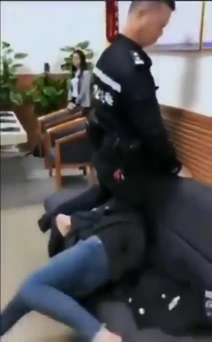 CCP Police Brutality - SHOCKING! 🤬