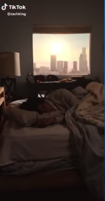 When you want 1 extra hour of sleep