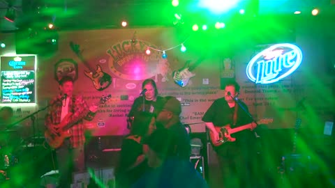 Coda Junction Band - Don't Close Your Eyes - Lucky's Burger and Tap - Asheboro NC