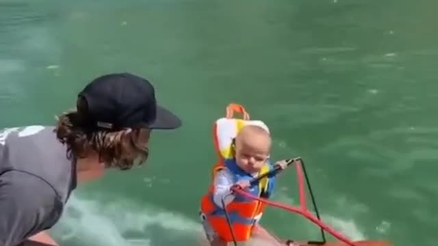 Amazing babies😱OMG!!😱This baby is strong