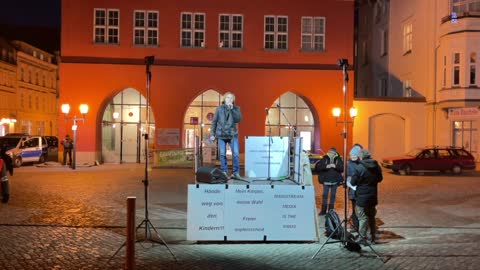 Greifswald: Eröffnung der Versammlung durch Andreas 07-03-2022