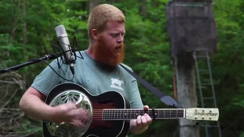 Country Singer Goes MEGA-VIRAL With Hit Song 'Rich Men North Of Richmond' (VIDEO)