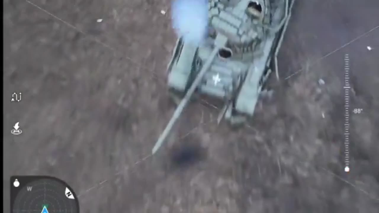 The Russian drone targeted the forces inside the Ukrainian tank in a strange way! #shorts