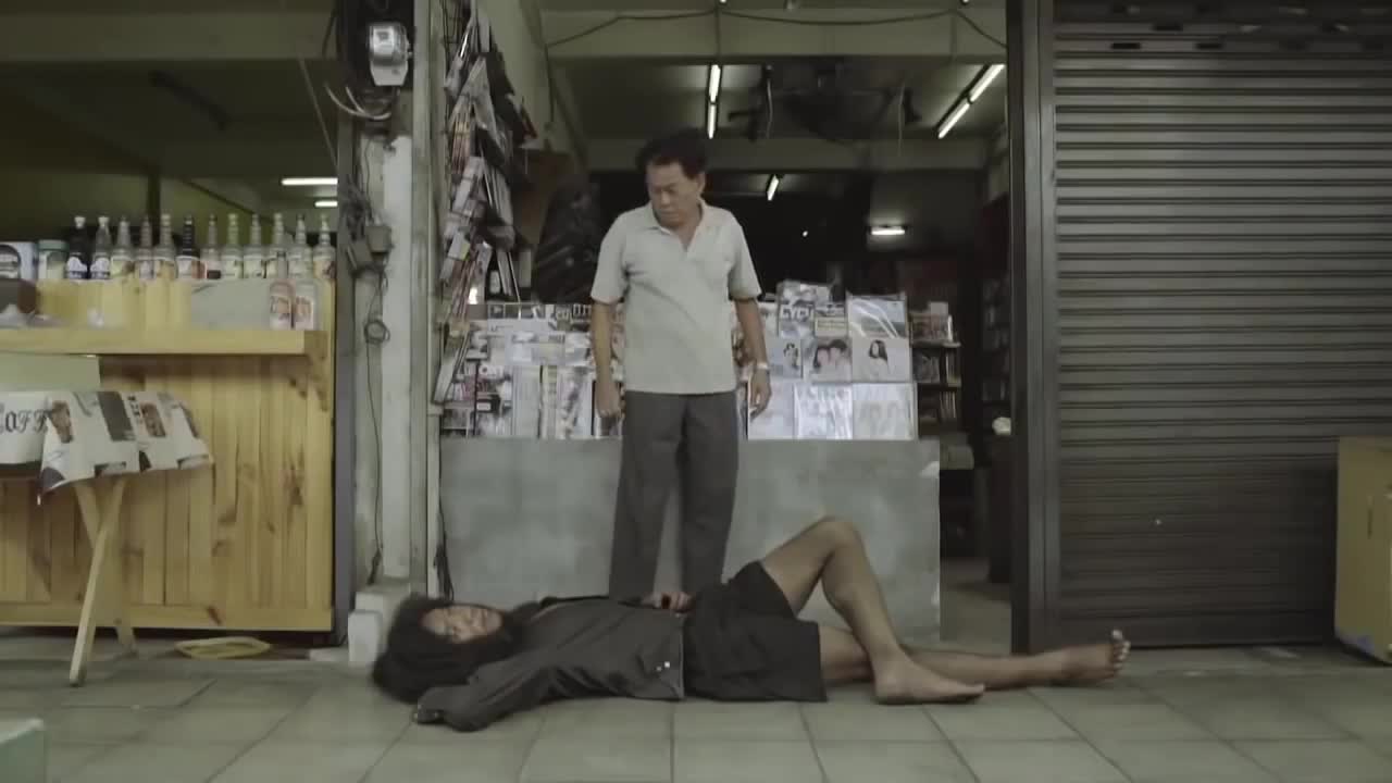 Homeless guy sleeps infront of shop to guard it, the owner mistreats him.