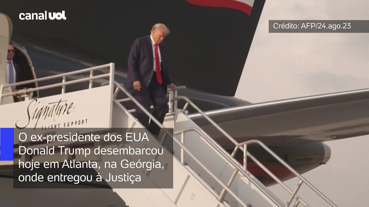 Donald Trump: Former President of the USA lands in Atlanta, where Justice appears.