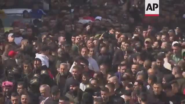 Crowd mourns 2 Palestinians killed by Israeli forces
