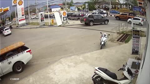 Truck Slowly Rolls out of Parking Space