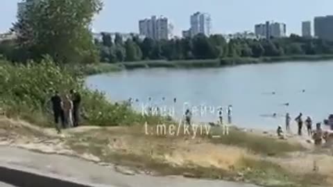 V Kyjevě se rozdávají povoláváky na frontu i na plážích