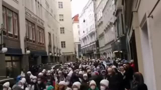 Doctors and health workers protest in Vienna, Austria! Dec 21, 2021