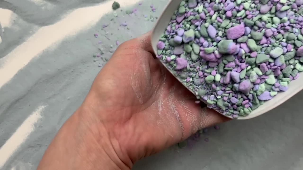 ASMR Baking Soda with relaxing sounds and satisfying textures