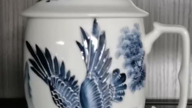 Chinese hand-painted blue and white porcelain cups are so beautiful