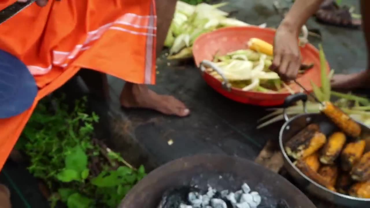 "Mekke Jola Fiesta: Street-Style Roasted Sweet Corn Party at Home!"