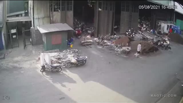 WTF - Welding accident in vietnam